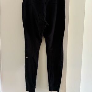Preloved Alo yoga joggers size M black